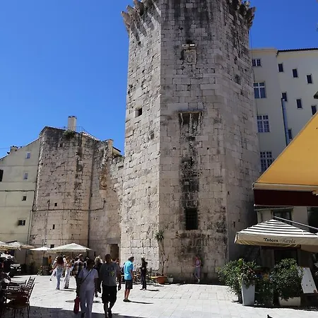 Papalic Palace Lejlighed