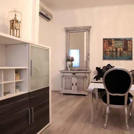 Apartment Papalic Palace