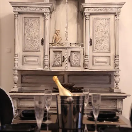 Apartment Papalic Palace *