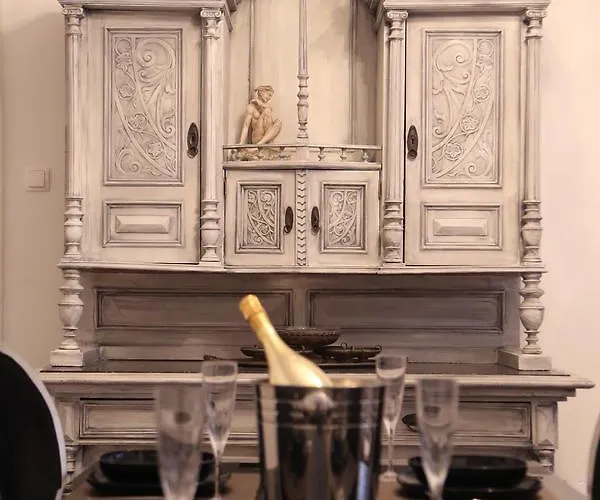 Appartement Papalic Palace *