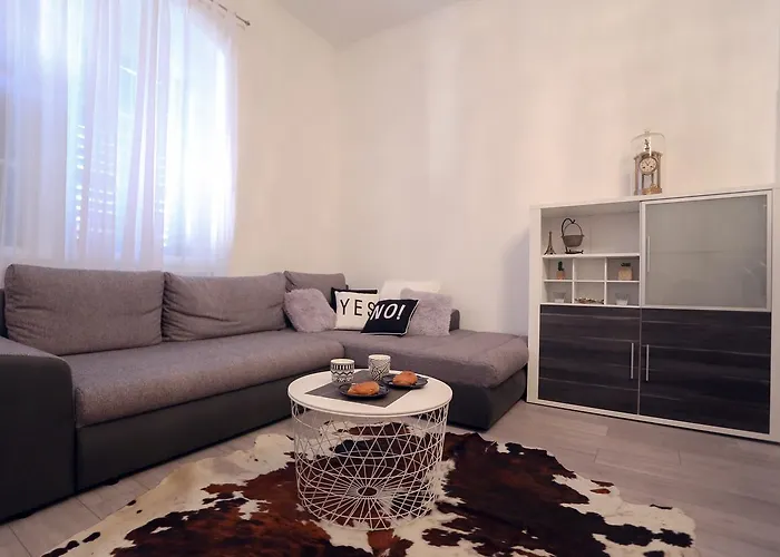 Papalic Palace Appartement *